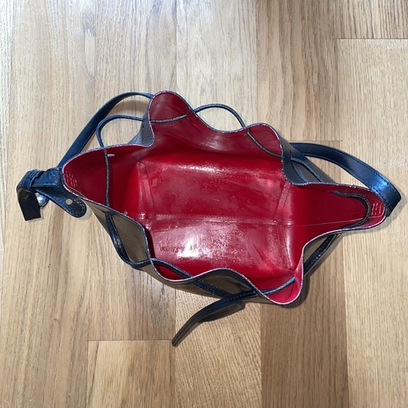 Mansur Gavriel Black Leather Bucket, Adjustable Strap, Tie closure, hand bag - Picture 3 of 4